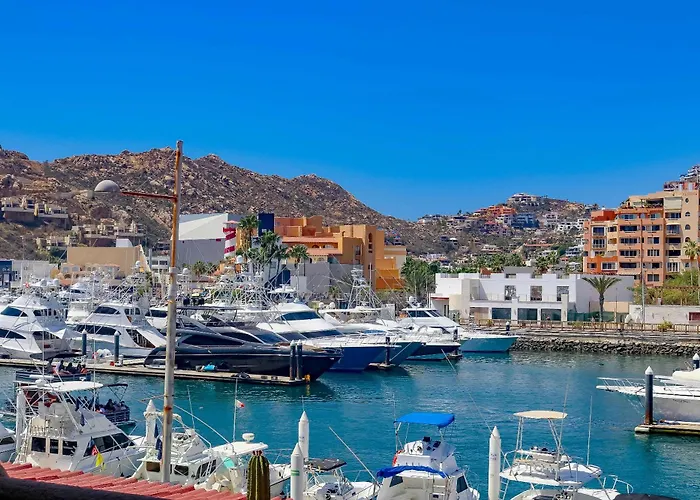 Ferienhaus Marina & Ocean View Balcony, Rooftop Pool Access *