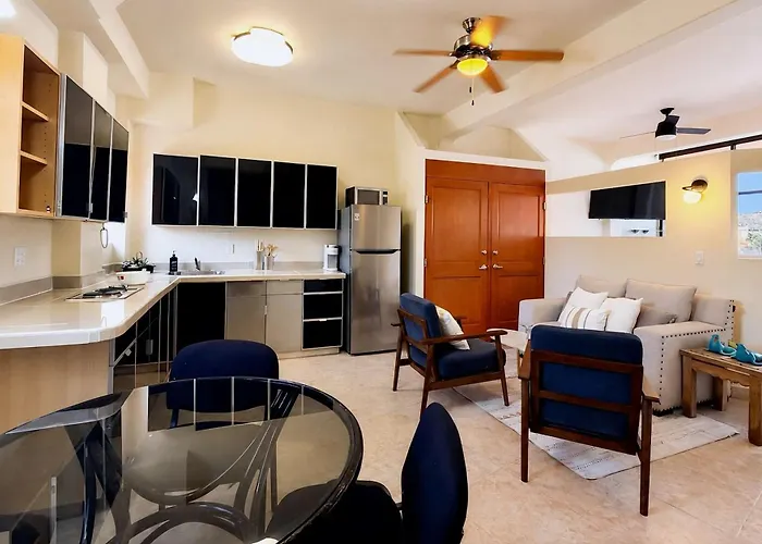 Marina & Ocean View Balcony, Rooftop Pool Access *